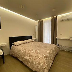 Camera con letto king size